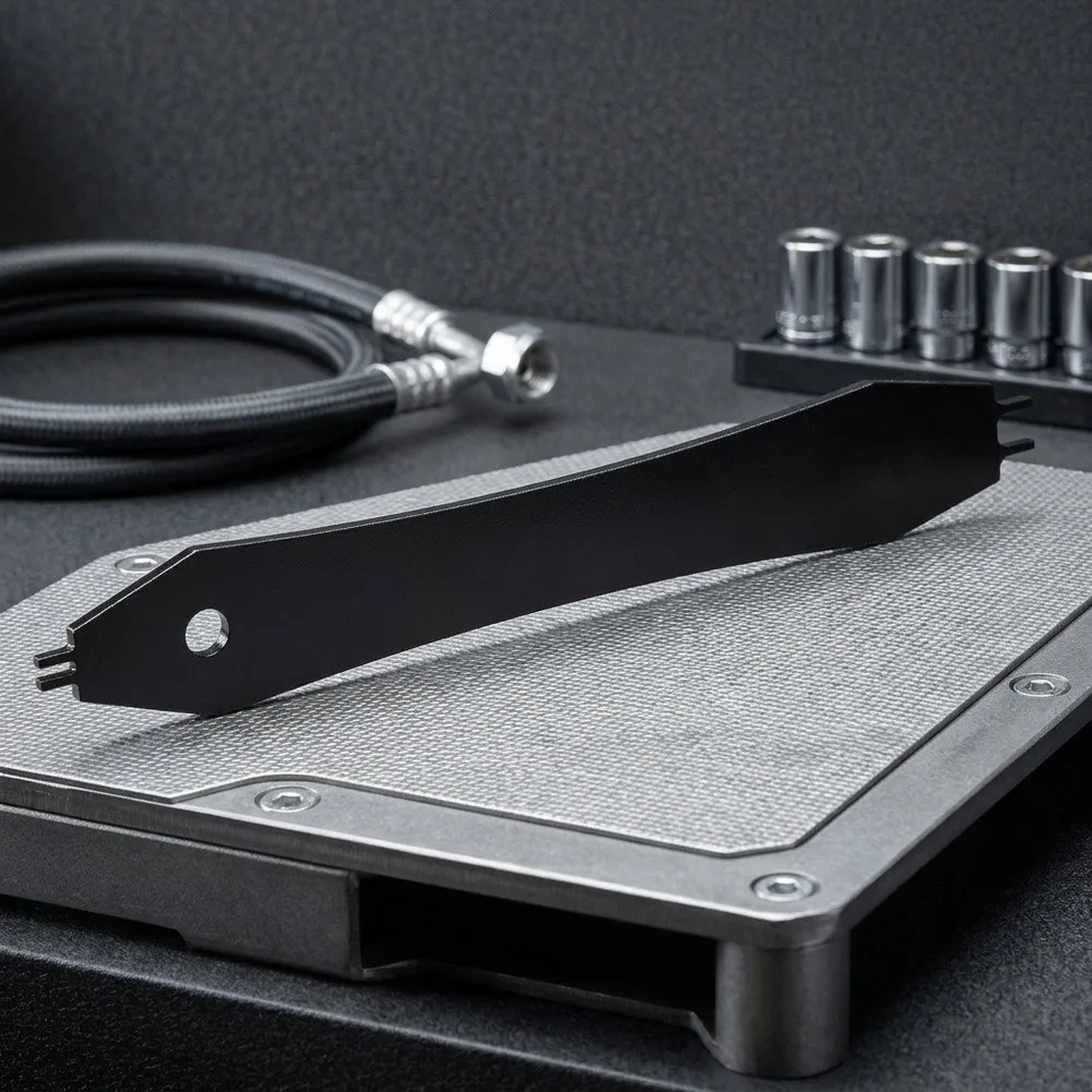Precision AC Disconnect Tool for Toyota Models Built to Assist in Maintaining System Integrity During HVAC Component Replacement