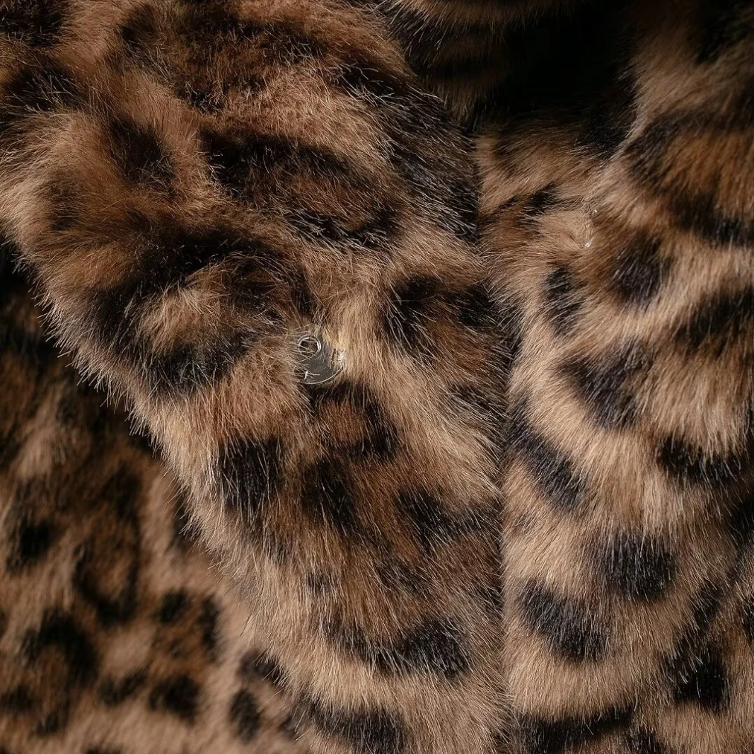 قصيرة ليوبارد فو الفراء سترة التلبيب المرأة معطف الشتاء طويلة الأكمام فروي سترة الأرنب الفراء رقيق جاكيتات ضئيلة أفخم معطف