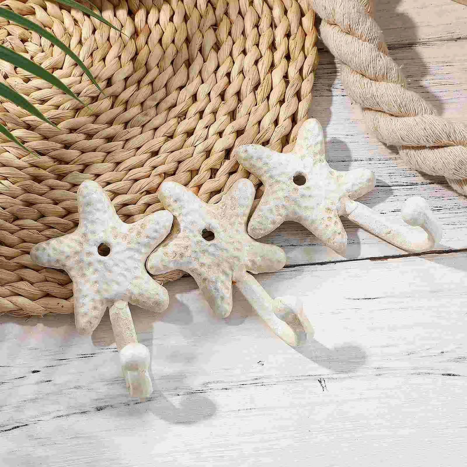 3 Pcs Decorative Wall Hooks Sea Star Shape Single Prong Hangers Hooks Nautical Style Wall Decorations for Bedroom Kitchen Bathro