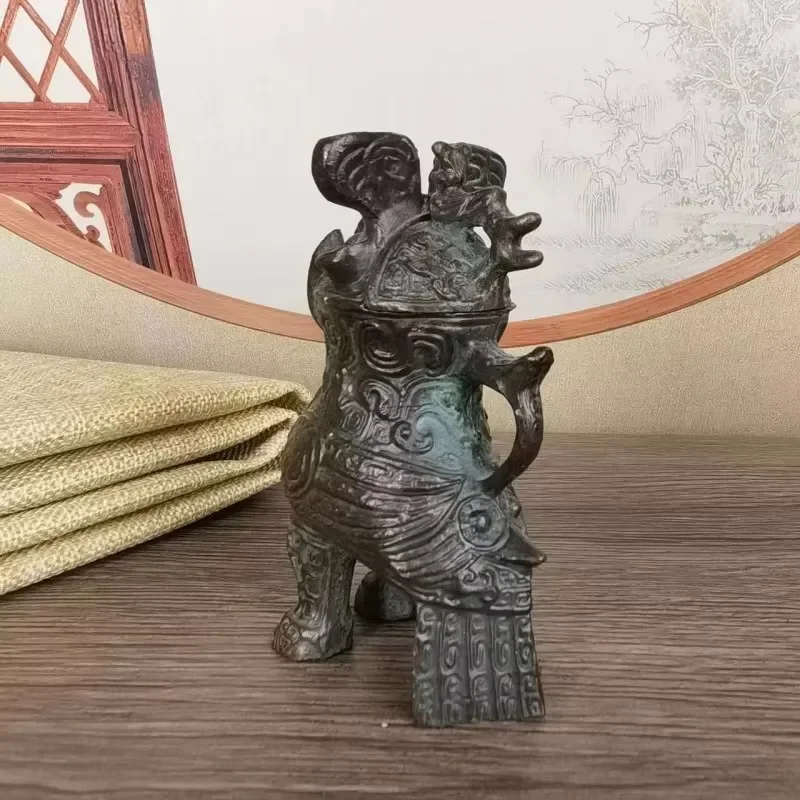 Antique Chinese Women's Good Bronze Ware in the Shang Dynasty Lord Decoration Wine Bottle Jazz Cup