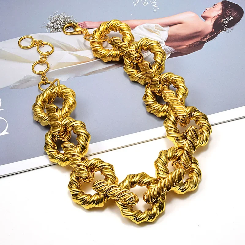 Women\'s high fashion exaggerated necklace unique goldcolor necklace famous brand twisted lock necklace women fashion jewelry