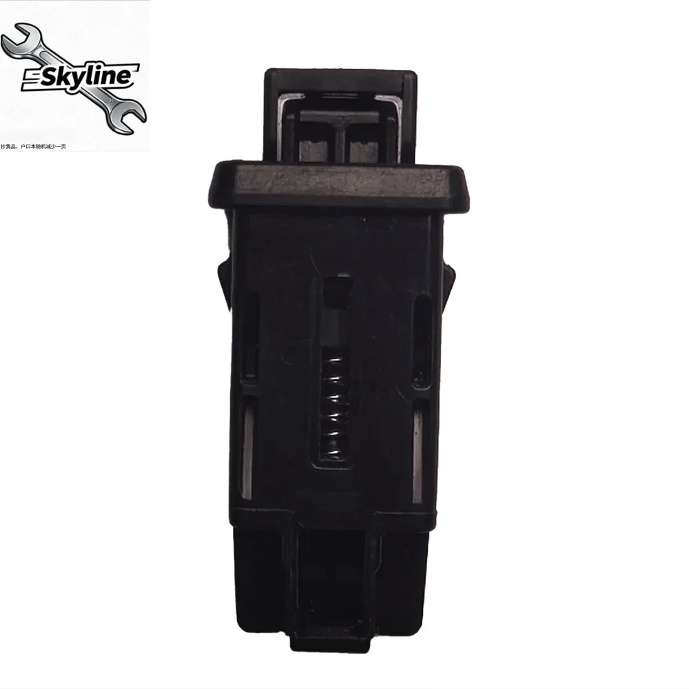 The main driver's storage box spring buckle is suitable for Cadillac ATS XT4, XT5, XT6, CT4, CT5, CT6