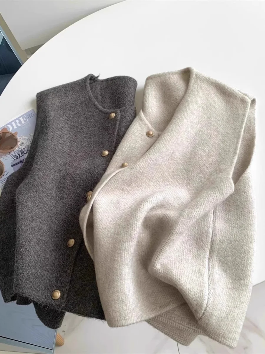 

Ele Single-Button Gold Button Knitted Vest Women's Autumn Winter Layering Top Versatile Faux Leather Biker Jaet