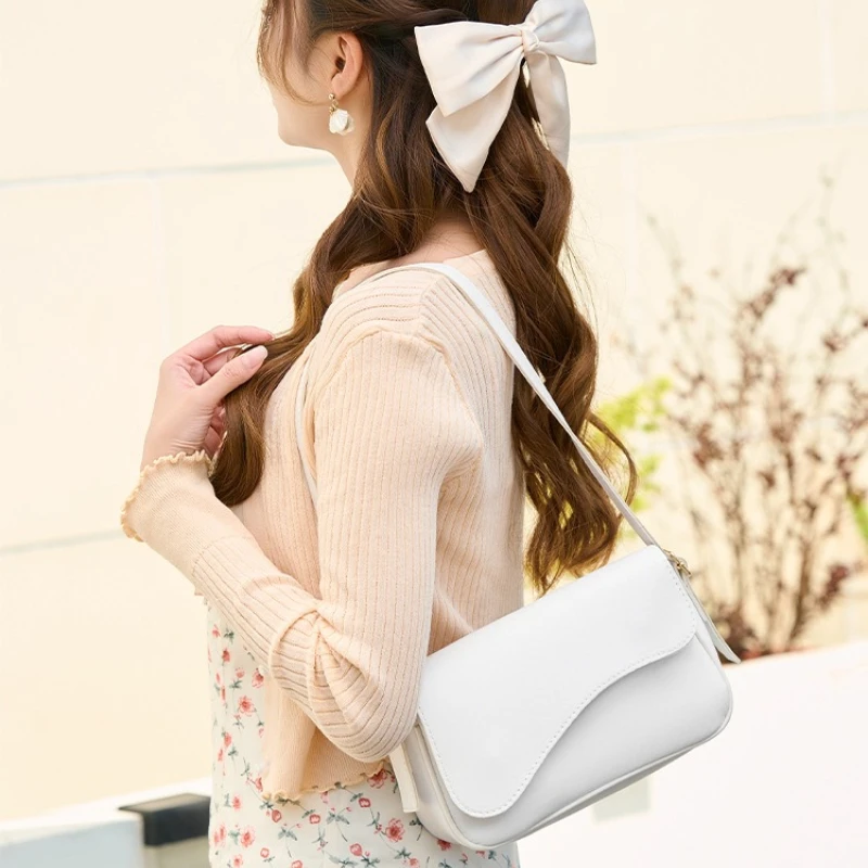 Retro Faux Leather Women Underarm Bags Sleek Flap Crossbody Purse with Adjustable Strap for Everyday Office Vacation Use