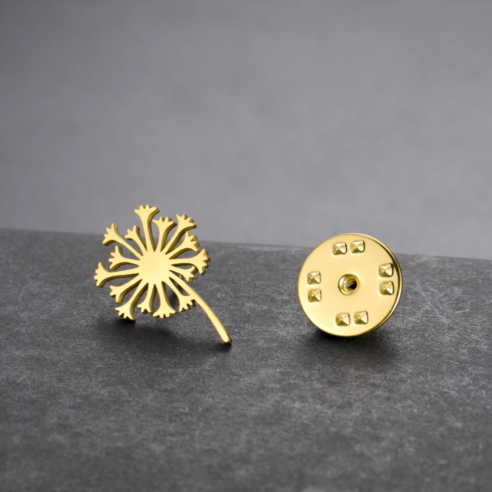 Skyrim Mode Löwenzahn Brosche für Frauen Edelstahl Gold Farbe Anzug Abzeichen Pin Blume Zubehör Großhandel – Detail 5