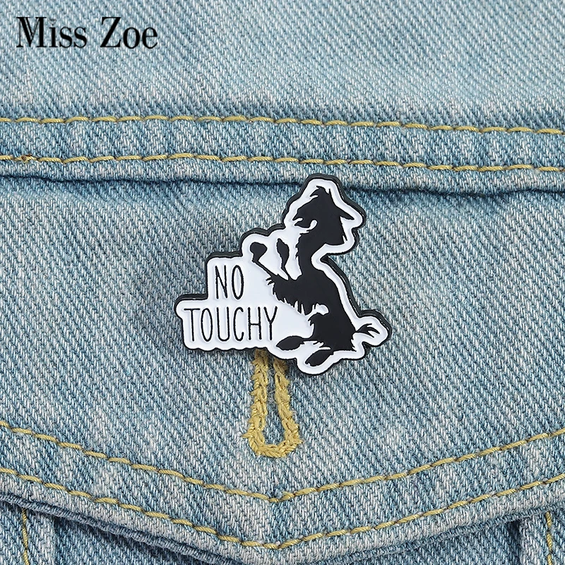 

NO TOUCHY Enamel Pins Custom Stay Away From Dangerous Animals Brooches Lapel Badges Clothes Animal Jewelry Gift for Kids Friends