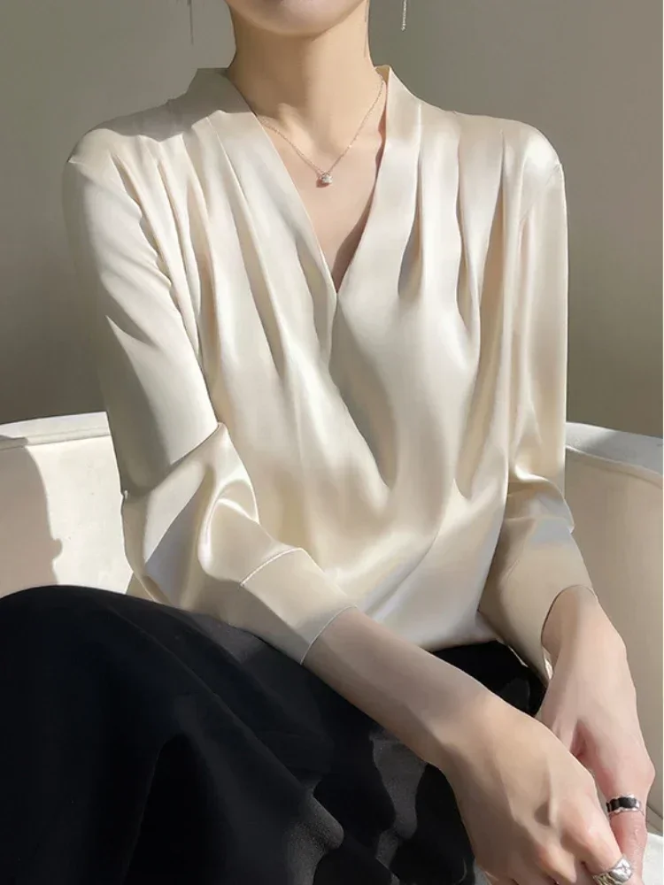 

Korean Elegant V-neck Satin Blouse for Women Summer Fashion Nine Quarter Sleeve T-shirt Stylish Temperament Women's Shirt