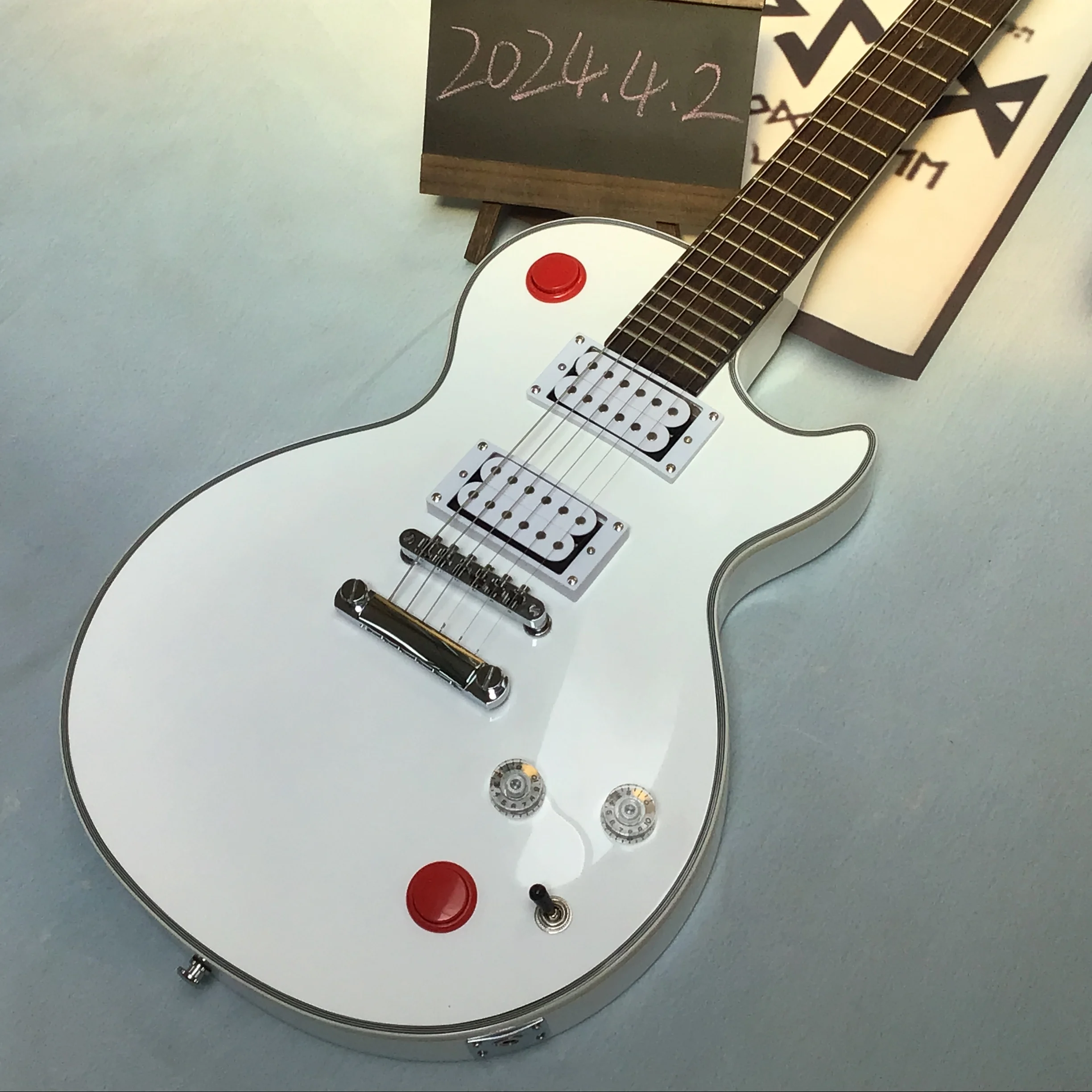 White Electric Guitar Free Shipping Guitars In Stock Guitarra Immediate Delivery Chrome Plated Gold hardware guitars