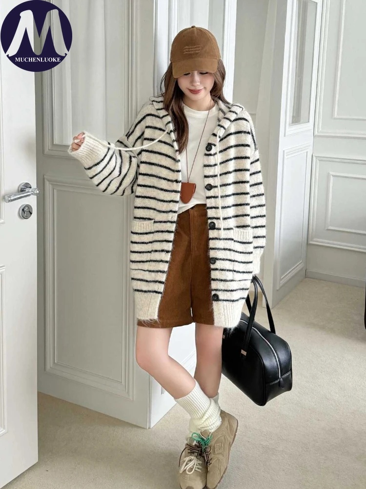 Maglione lavorato a maglia a righe con cappuccio autunno inverno da donna Cardigan caldo ispessito allentato casual alla moda coreana per uno stile elegante