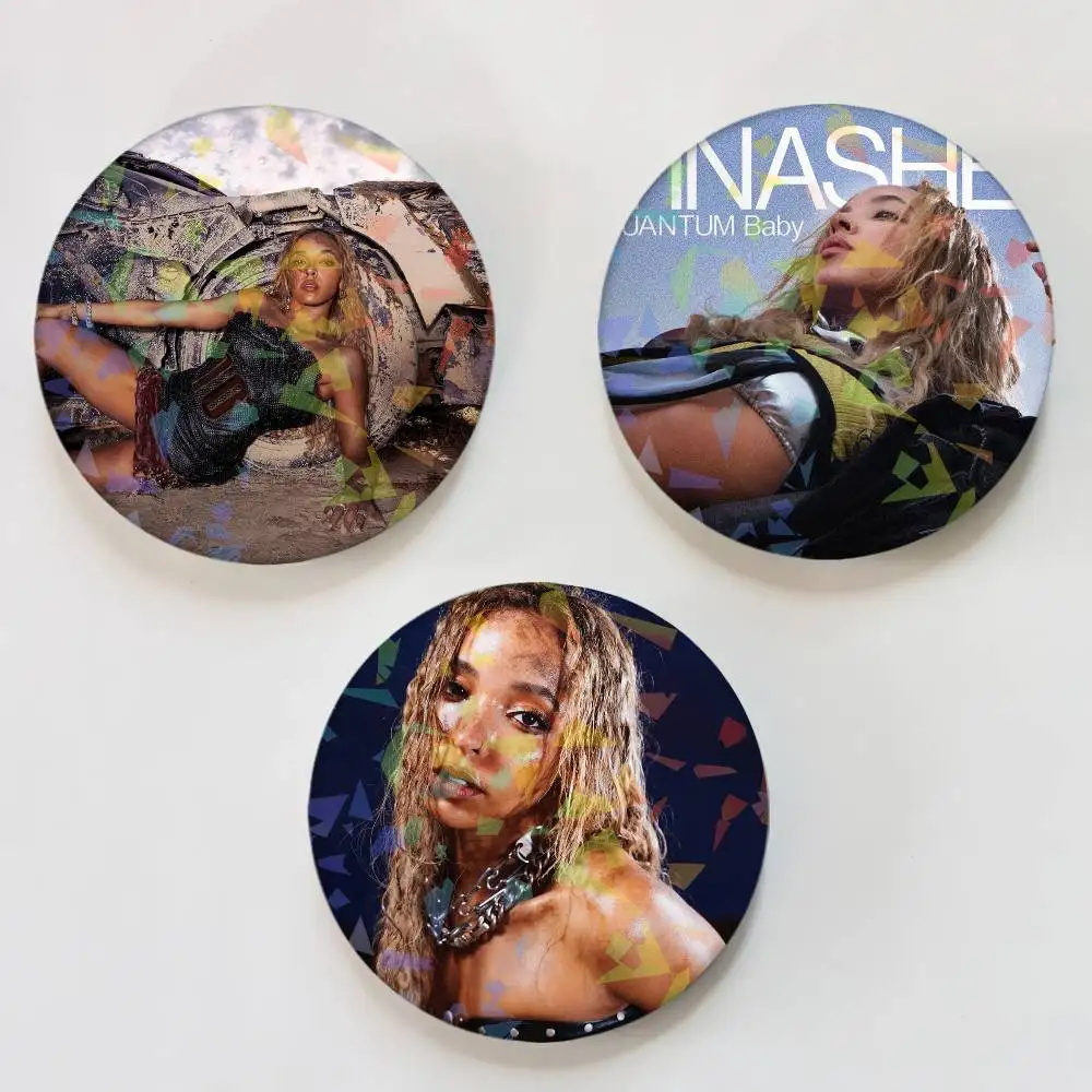 Broche Redondo a Laser Singer Tinashe Quantum Baby Badges Acessórios para Mochila