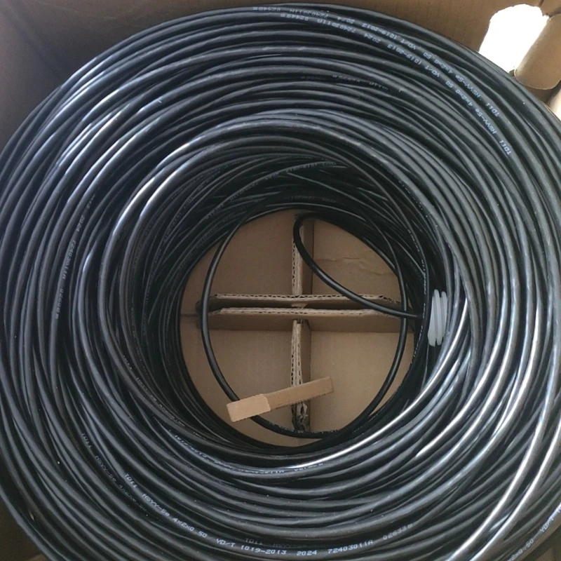 

Black single leather mesh cable