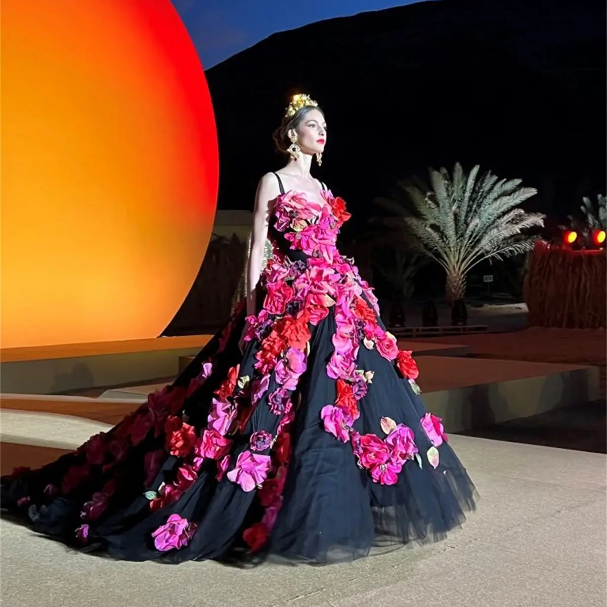 Vestido De Novia personalizado 3d, rosa roja, flor con tirantes, falda hinchada negra, Catedral/cola real, Noble y elegante, 2023