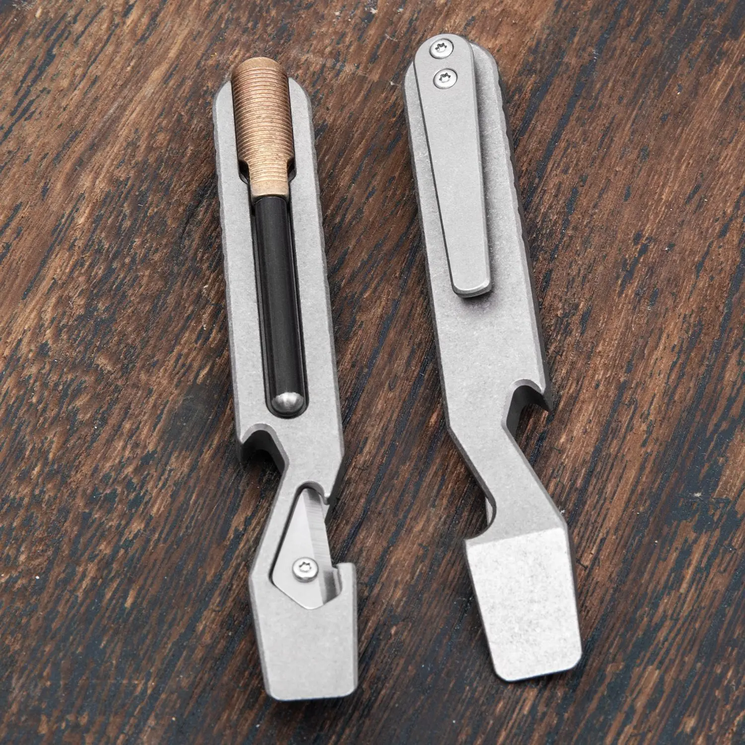 

Outdoor Portable EDC Titanium Alloy Multifunctional Pry Bar Bottle Opener Camping Hiking Emergency Fire Rod Tool