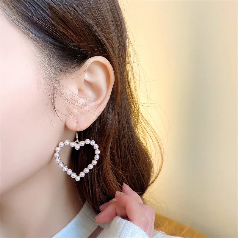 New Fashion Hollow Out Pearl Heart Dangle Earrings for Women Party Romantic White Love Drop Earrings Sweet Cute Hook Jewelry