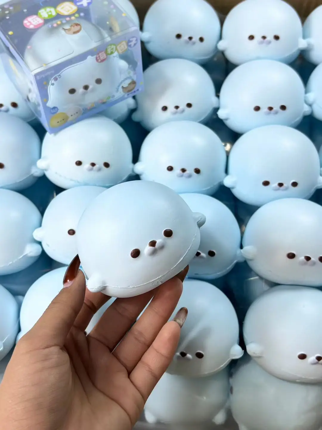 Heiß begehrter, sofort lieferbarer Hachimi Neuer Blauer Kleiner Robbe Squishy – Langsam rückfederndes, weiches Spielzeug für Büro-Stressabbau, Desktop-Spielzeug, kleines Geschenk – Detail 4