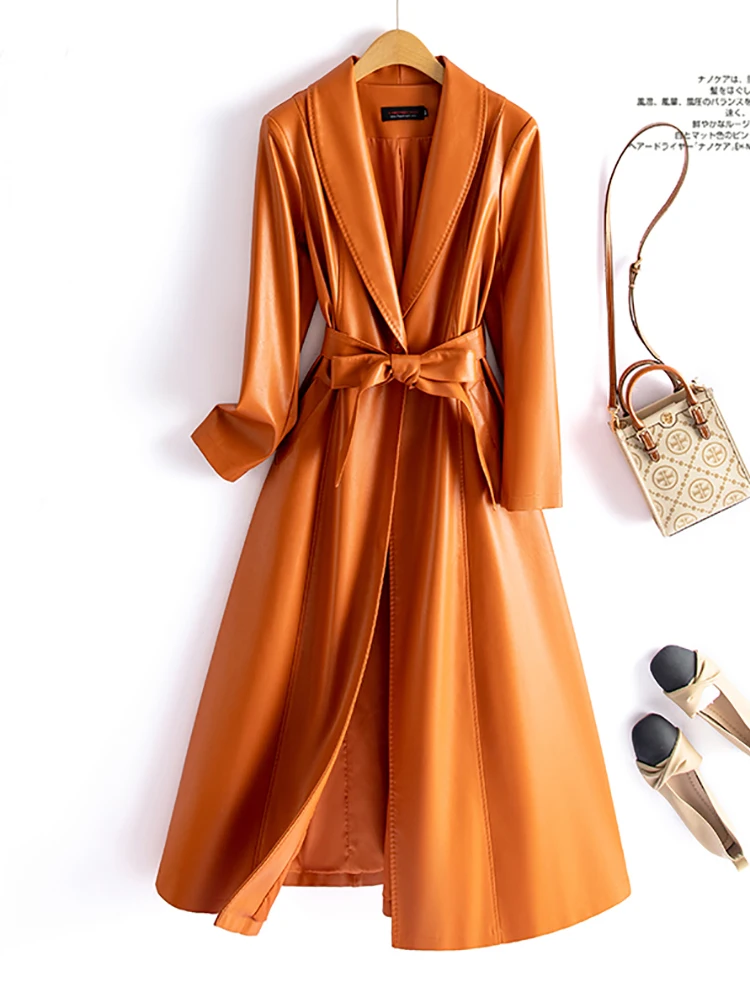 Cappotto in pelle da donna di media lunghezza, caldo, elegante per il pendolarismo, con cintura, maniche lunghe, in pelle di pecora, imbottito