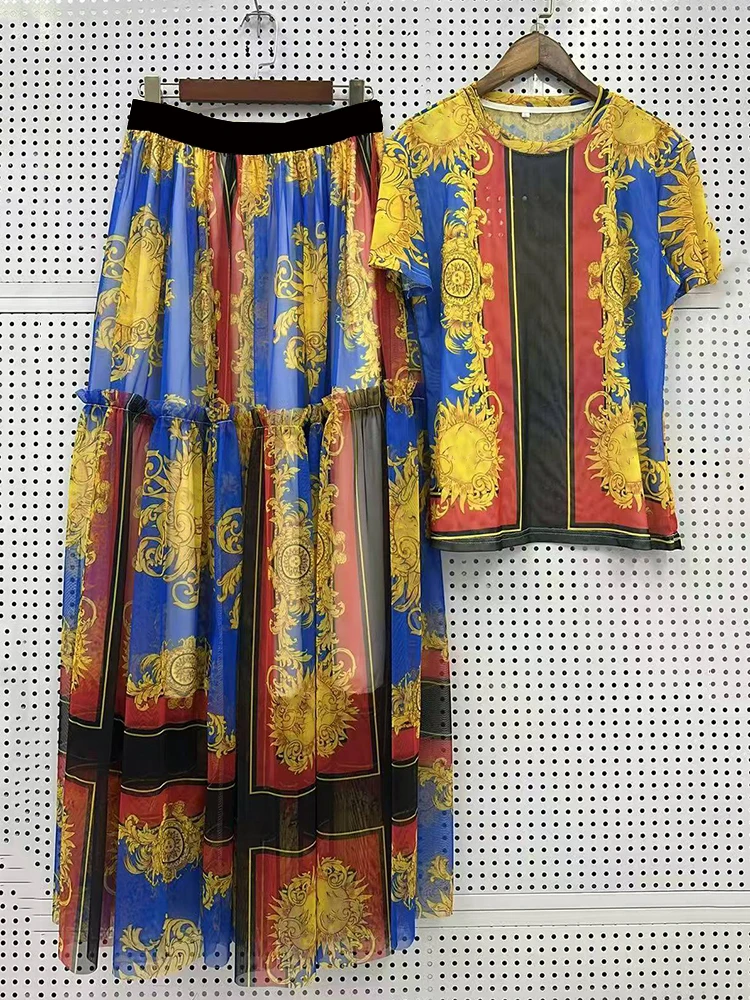 Retro geometric print knitted short-sleeved T-shirt two-piece set 2026 autumn women's clothing + shirring loose mesh skirt suit