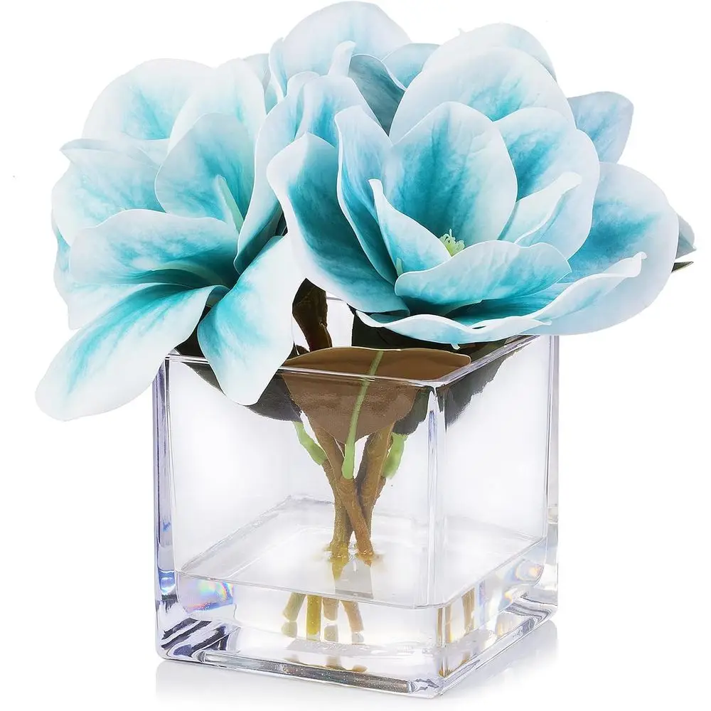 

Искусственная композиция из магнолии Real Touch в стеклянной вазе-кубике с имитацией воды, идеально подходит для дома или офиса (синий)