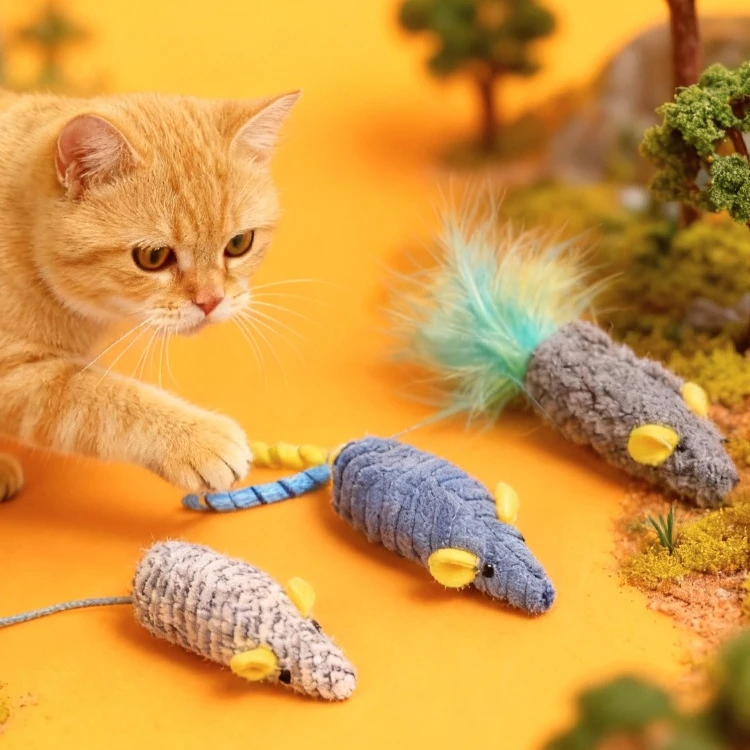 

Cat Toys 3pcs Plush Simulated Mouses Biting Sound Squeaker Toy for Kitten Colorful Pet Interactive Catnip Rattle Mice Supplies