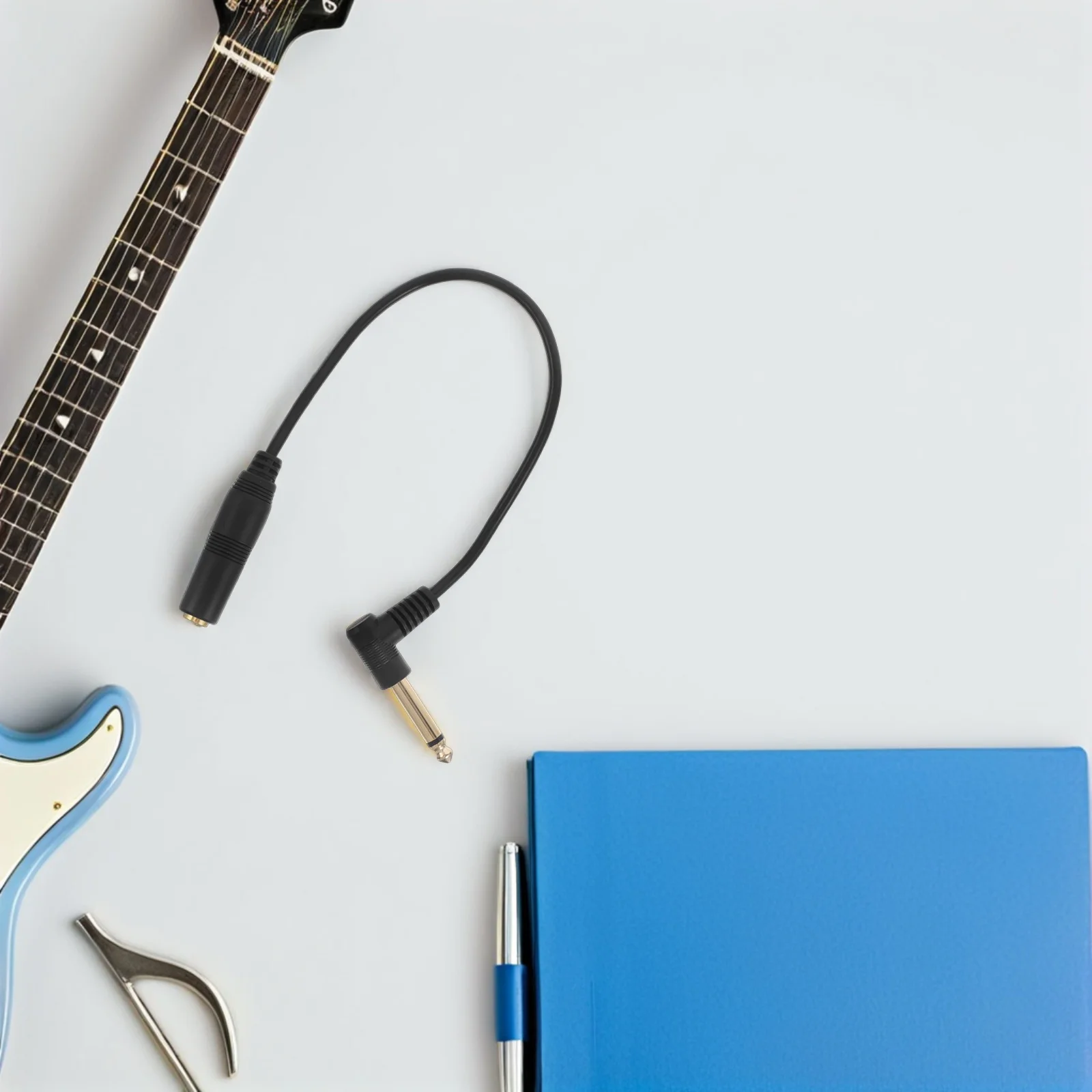 

Male to Female Microphone Extension Cable Right Angle Design for Guitar Amp Pedal Patch Flexible Audio Connector for Tight