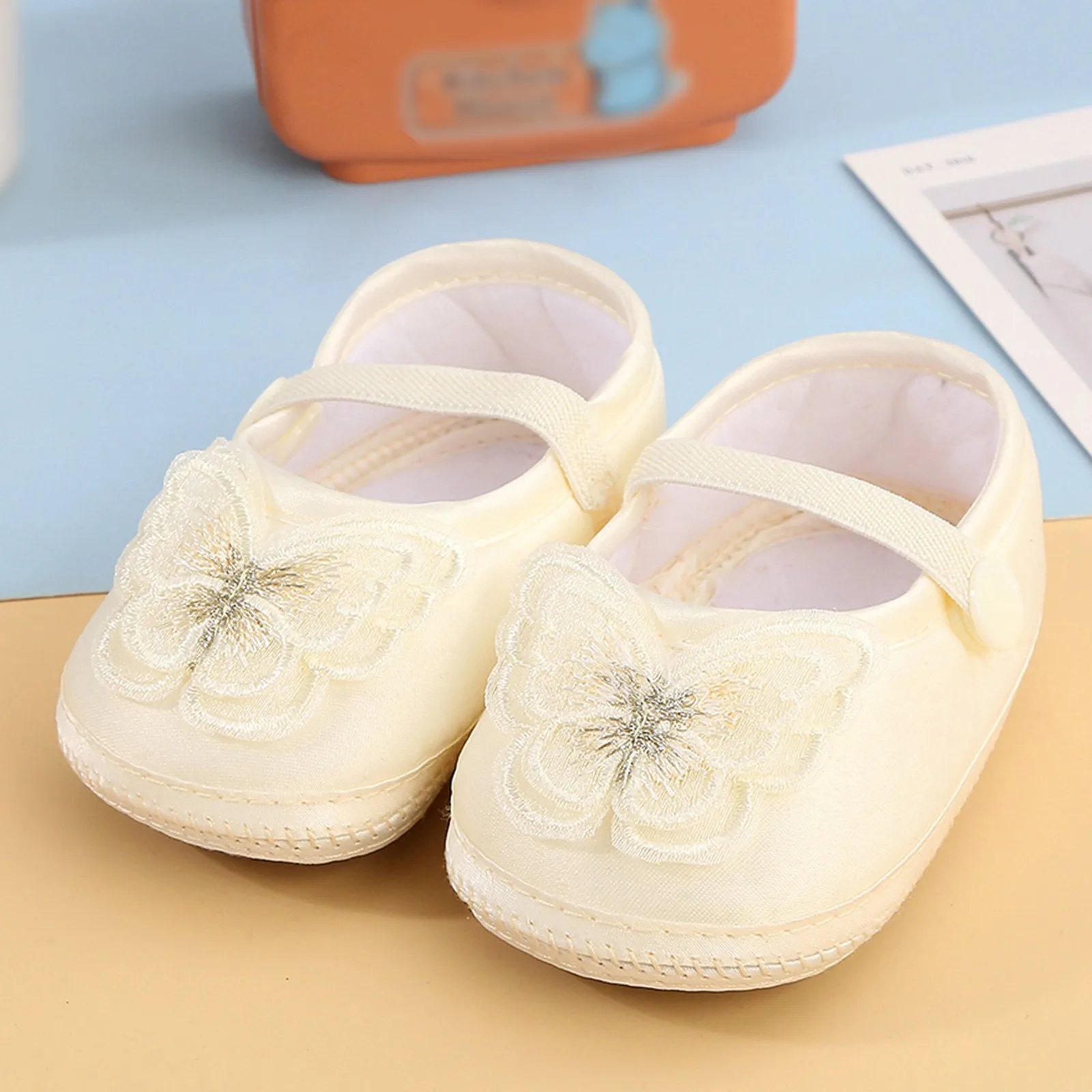 Slip on Girls Baby Shoes Comfortable Soft Bottom Baby Toddler Shoes Newborn Children Shoes Oversized Light up Girls Slippers