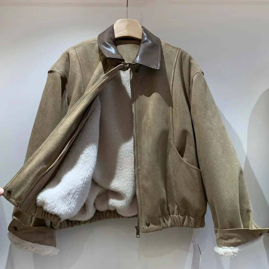 

New Autumn Winter Women Faux Suede Jacket with Fur Collar Fleece-Lined Warm Coat Casual Thickened Jacket Top