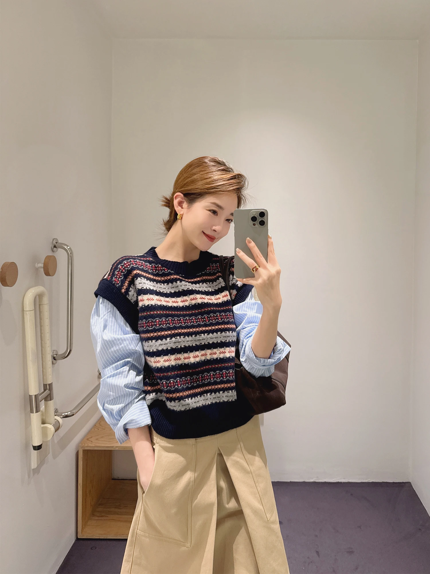 

Весна 2026: Вязаный полосатый топ с эффектом двухслойности, круглый вырез, женский, дышащий, влагоотводящий, свободный крой, хлопок.