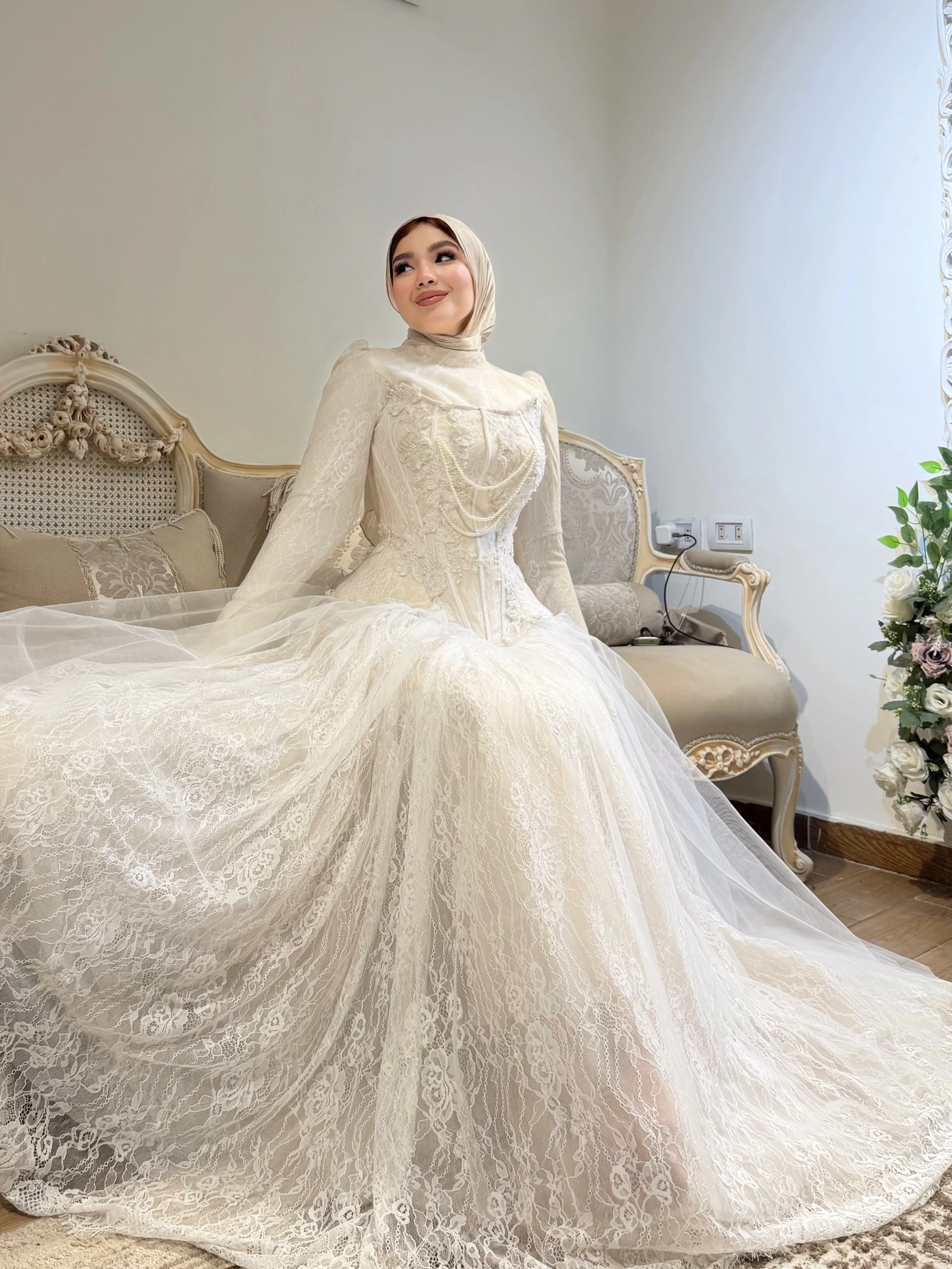 Customized Modest Lace Muslim Wedding Dress Beading Detail Corset Bridal Gown High Neck Flare Sleeve vestidos de novia
