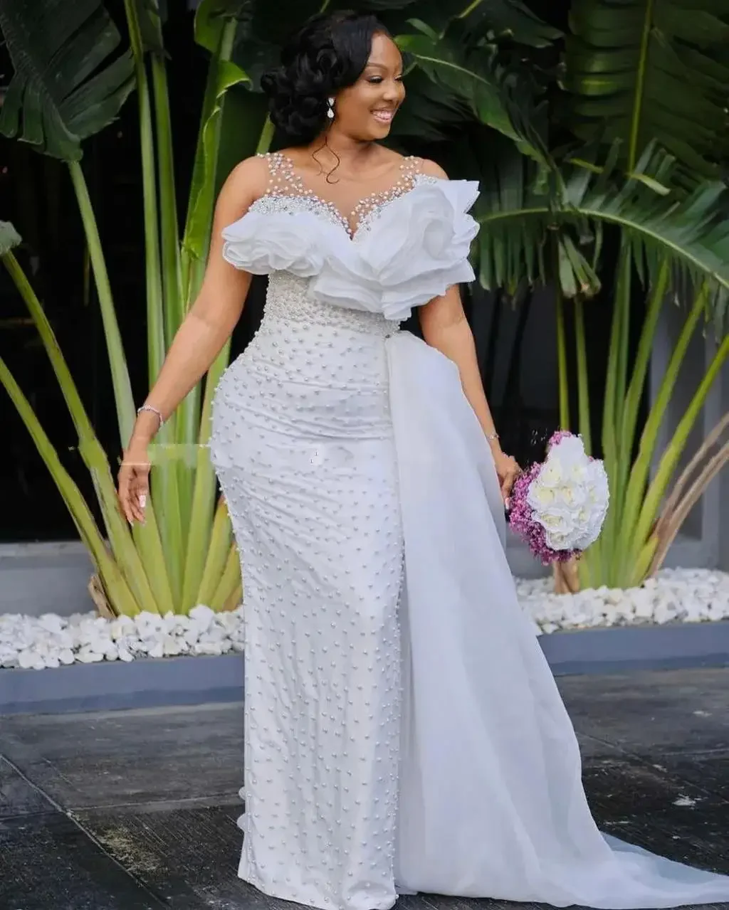 Personalizado sem mangas brilhantes pérolas sereia vestido de casamento robe de mariée trem destacável jardim africano vestido de noiva