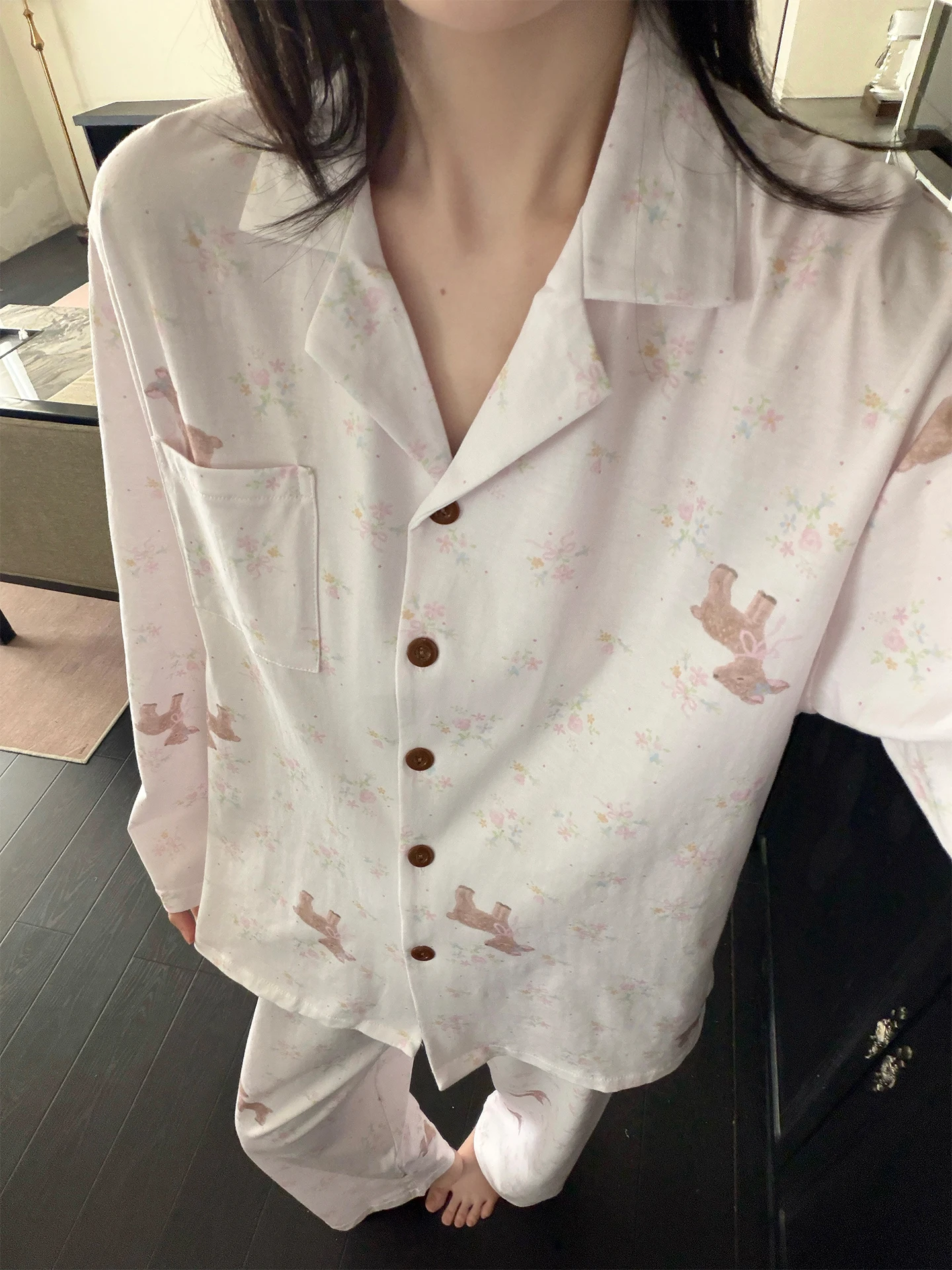 甘い綿のパジャマ女性のスタイル薄い長袖花柄鹿学生ホーム服セット快適な柔らかい綿春秋