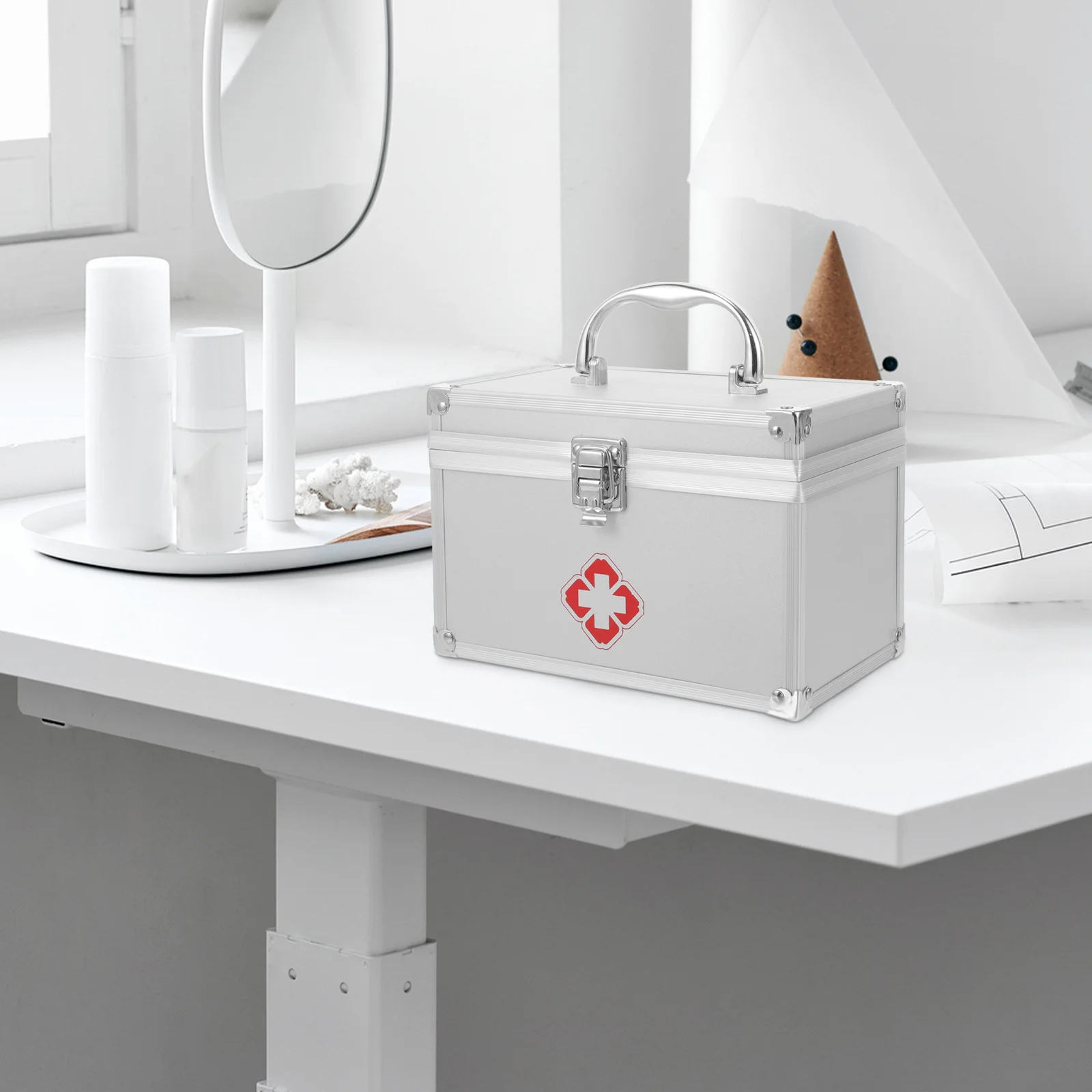 صندوق دواء ذو سعة كبيرة، منظم تخزين إسعافات أولية منزلي محمول، مقبض قوي مانع للتسرب، تصميم في حالات الطوارئ #1