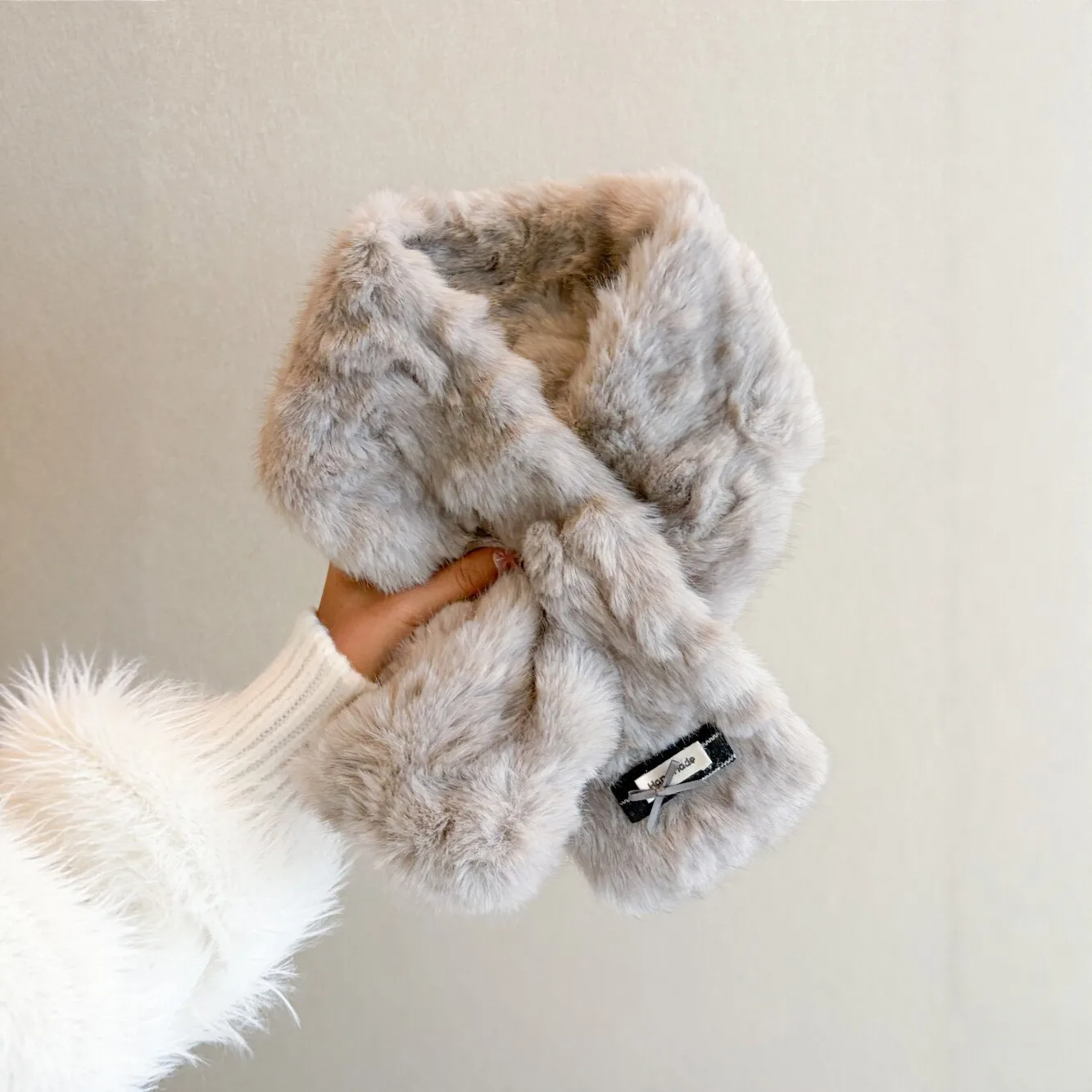 Imitation Fur Scarf Women's Fashion Warm Furry Thickened Cross Scarf Advanced Sense Versatile Temperament Imitation Fox Hair