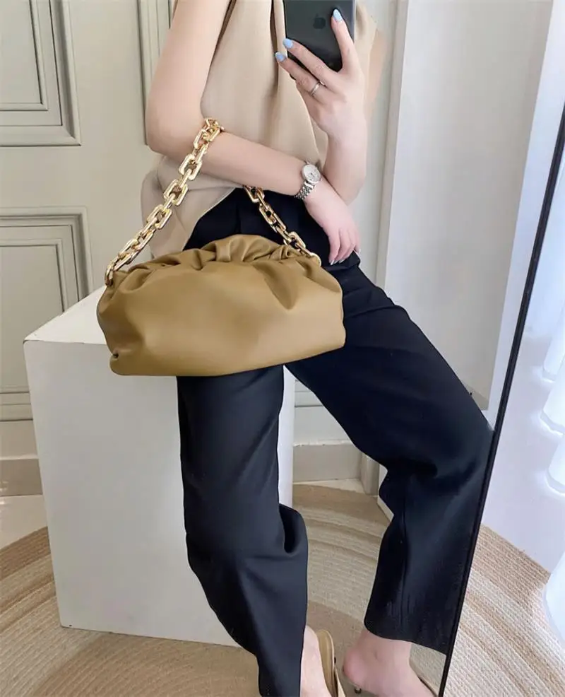 New Handheld Shoulder Bag with Thick Chain and Wrinkled Cloud Pattern Crossbody Bags for Women Luxury Designer Handbag