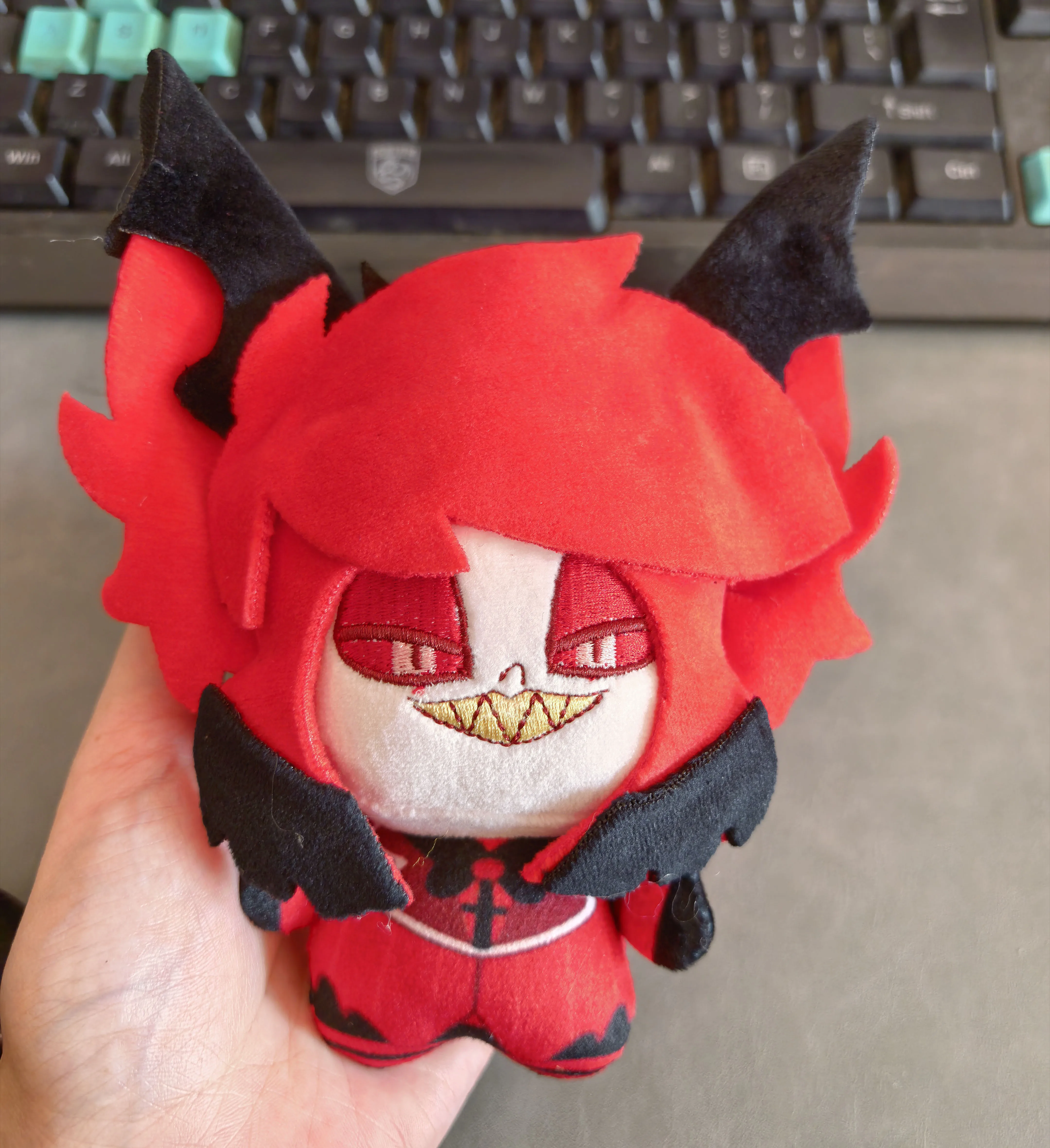 Anime Hazbin Alastor Anthony P - Cosplay Plushie Prop recensie en prijs