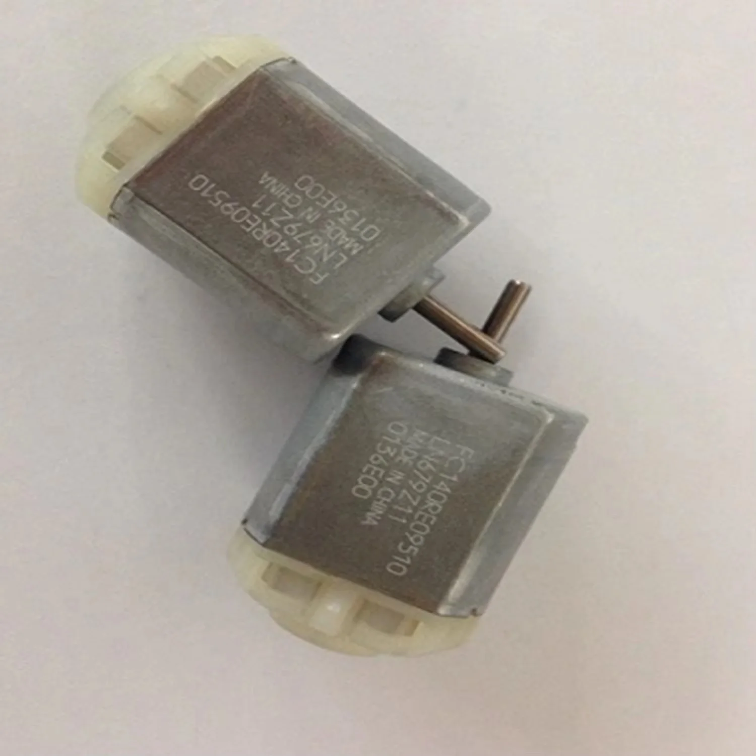 

FC-140RE-09510 Motors for Vehicle Mirror Adjustment of Front Lighting Shaft of 12V Motor Vehicle with Electric Motor Mirror
