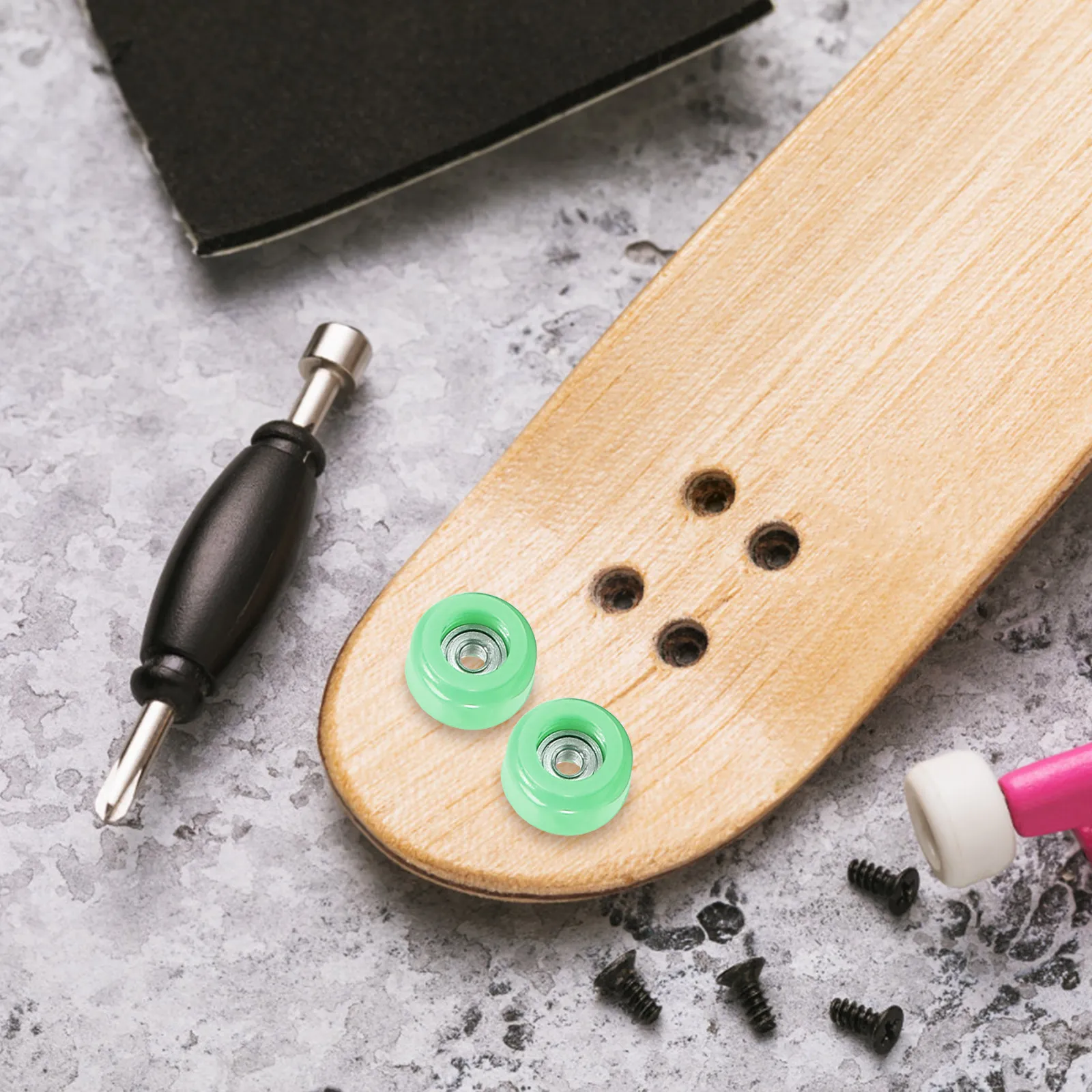 

4Pcs Finger Skate Roller Simulation Portable Stress Relief Educational Fingertip Movement Fingerboard Trucks 34Mm for Kids