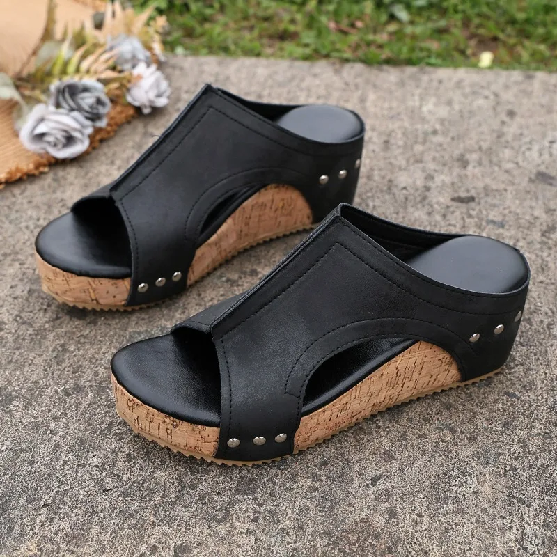 **Newly Arrived Fashionable Wedge Heel Solid Color Women's Slippers Generous Exterior Rivets Modern High Heeled Sandals Women