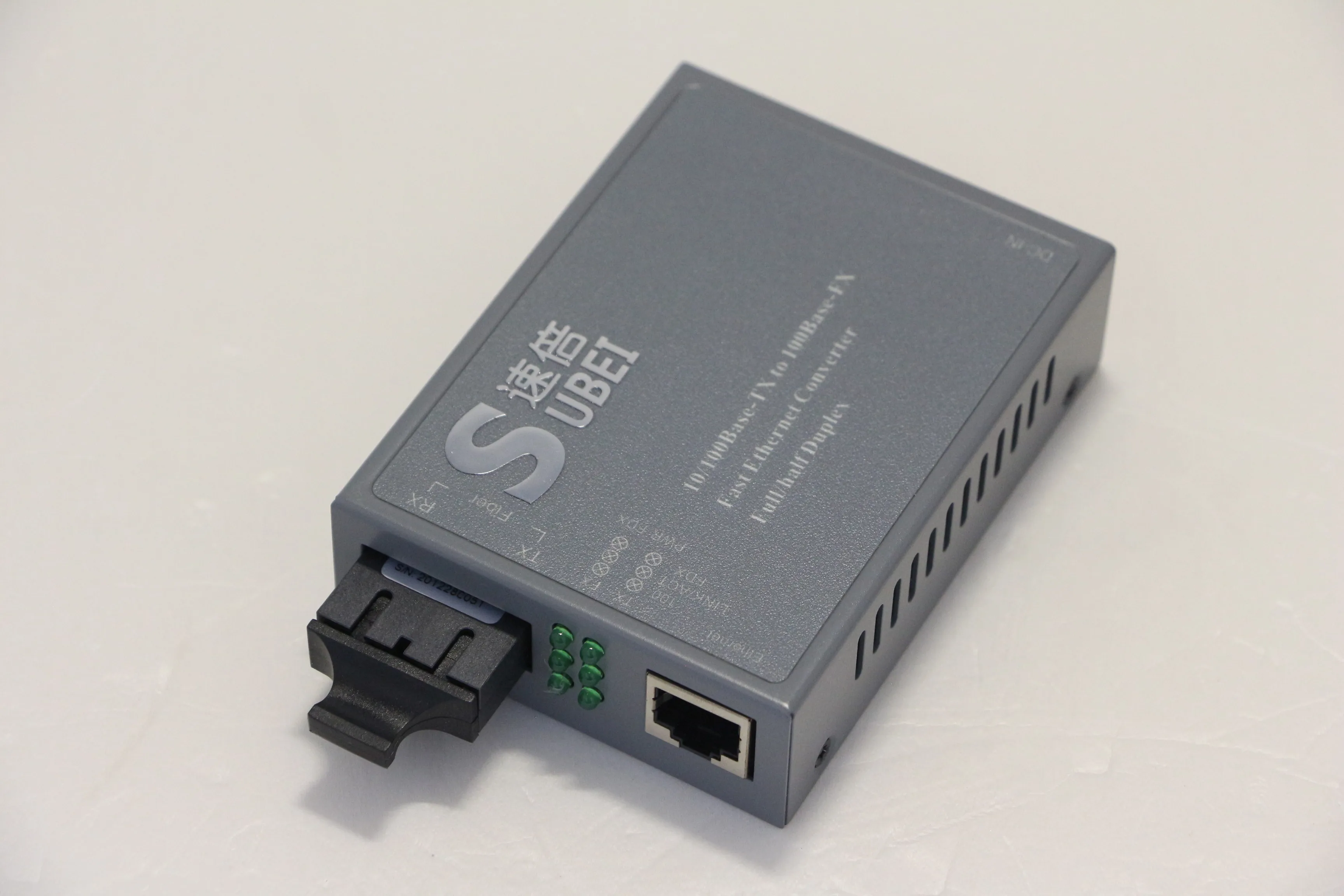 10/100/1000M dual fiber single-mode fiber adaptive 20km MilesSC interface external power Optical module switch