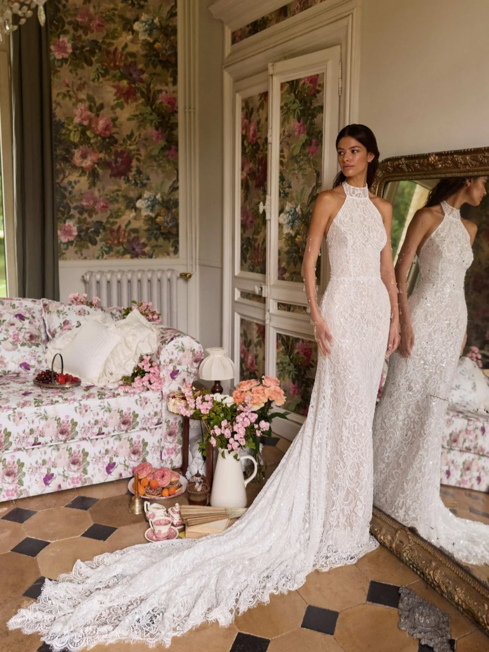 Abito da sposa bianco da sogno in pizzo con perline Abito da sposa sexy senza schienale con scollo all'americana Nuovi abiti lunghi eleganti a sirena personalizzati per la sposa