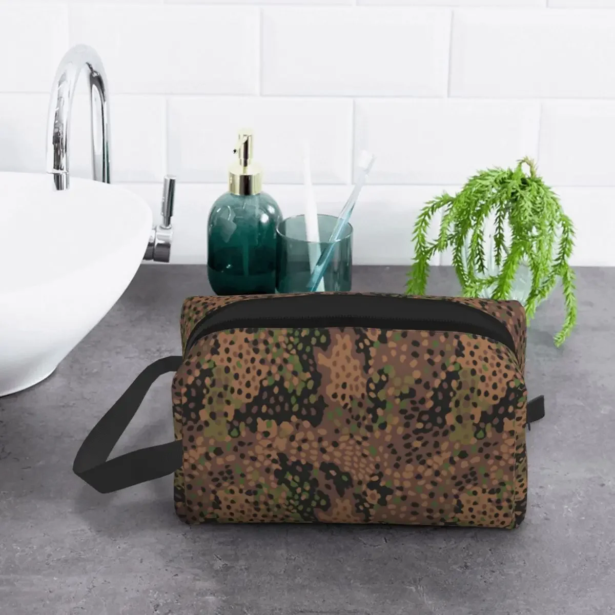 Pea Dot ทหาร Camo Travel กระเป๋าเครื่องสําอางสําหรับกองทัพยุทธวิธี Camouflage แต่งหน้า Organizer สุภาพสตรีความงาม Dopp ชุด