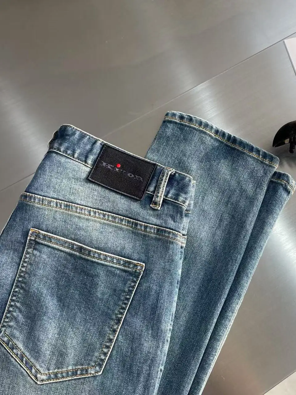 

Kiton spring and summer new old money style men's simple casual versatile slim-fitting small foot jeans