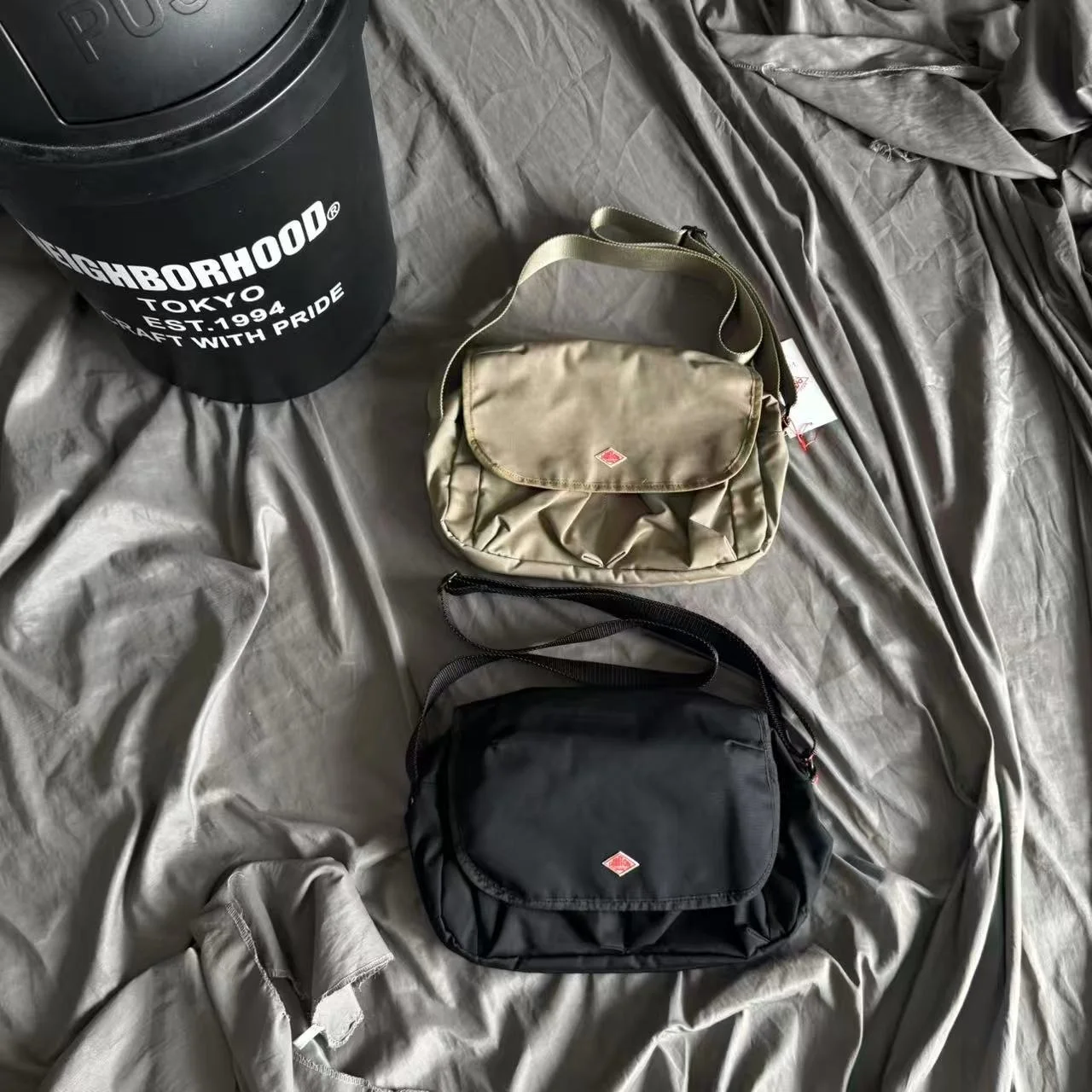 bolso-bandolera-unisex-casual-para-exteriores-estilo-urbano-danton-con-tapa-abatible-de-un-solo-hombro-a-la-moda-para-uso-diario-streetwear