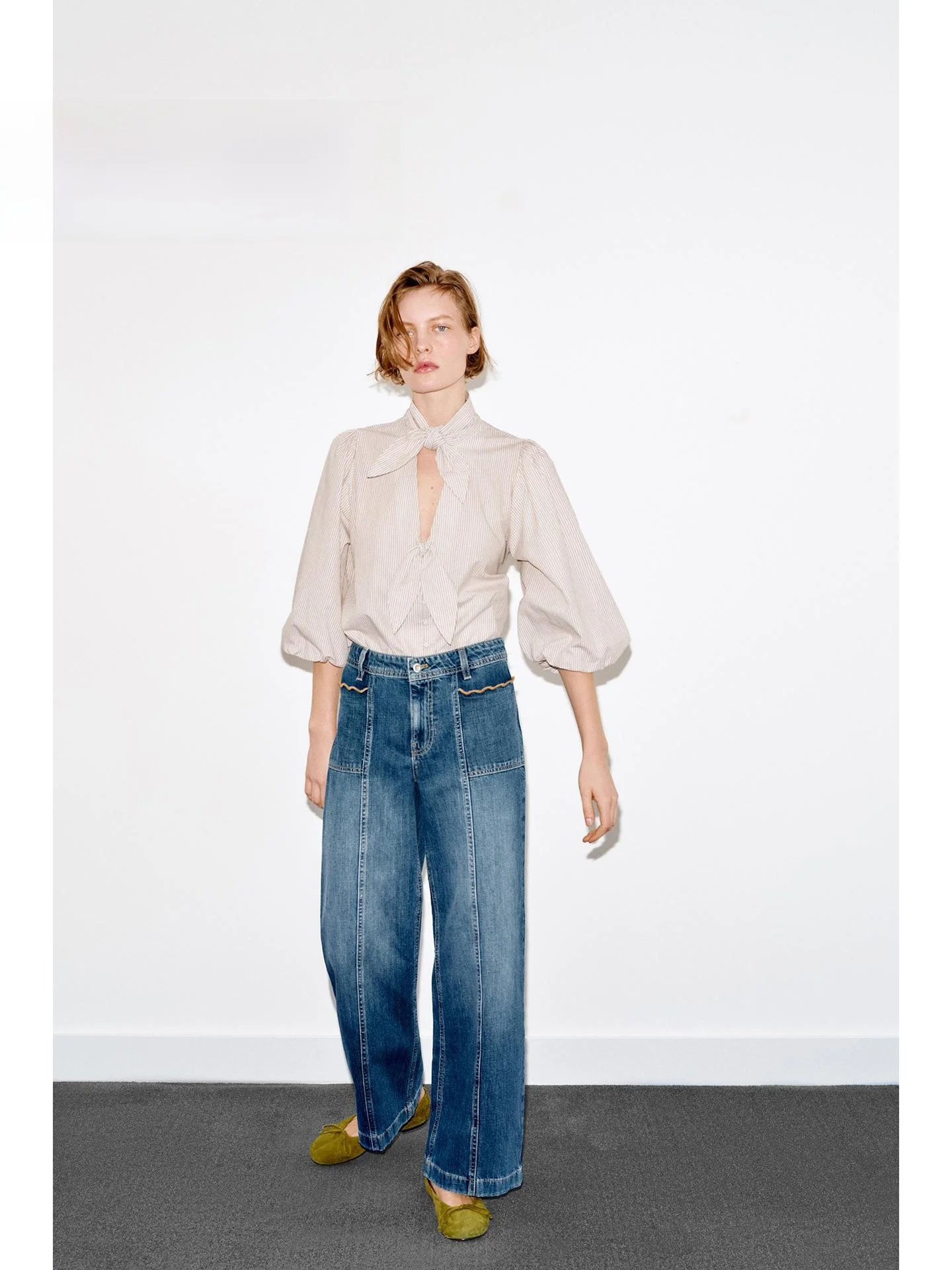 

Summer 2026 Women's Striped Shirt Gentle Style Bow Tie Versatile Top Loose Fit Lantern Sleeve Short Sleeve Commute Style