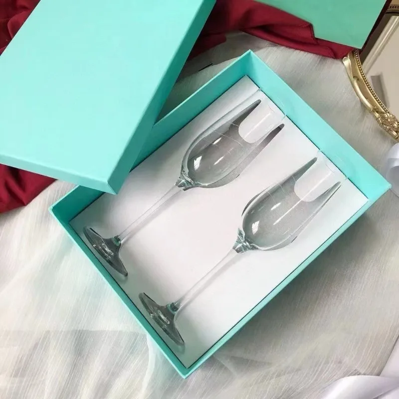 

Champagne glasses, two pairs of glasses, wedding engagement gifts, goblet gift boxes, souvenirs
