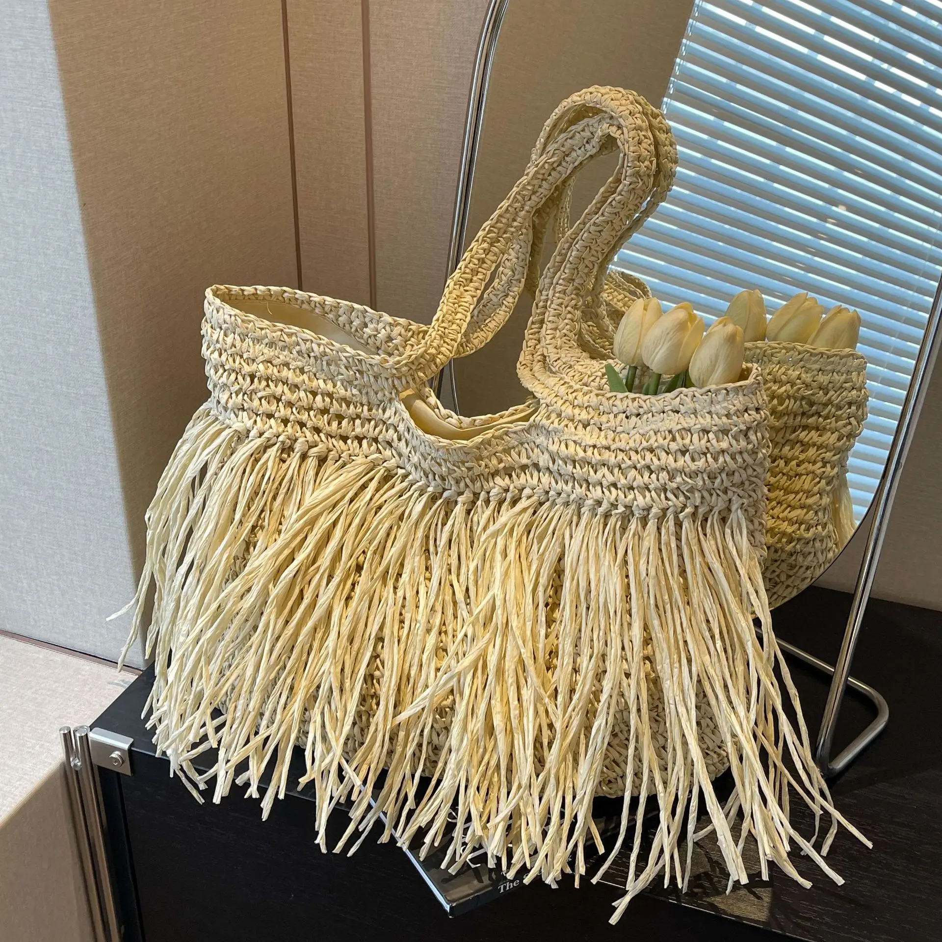 

Casual Tassel Woven Women Shoulder Bags Handmade Fringe Lady Handbags Summer Beach Large Tote Bag Big Shopper Purse for Vacation