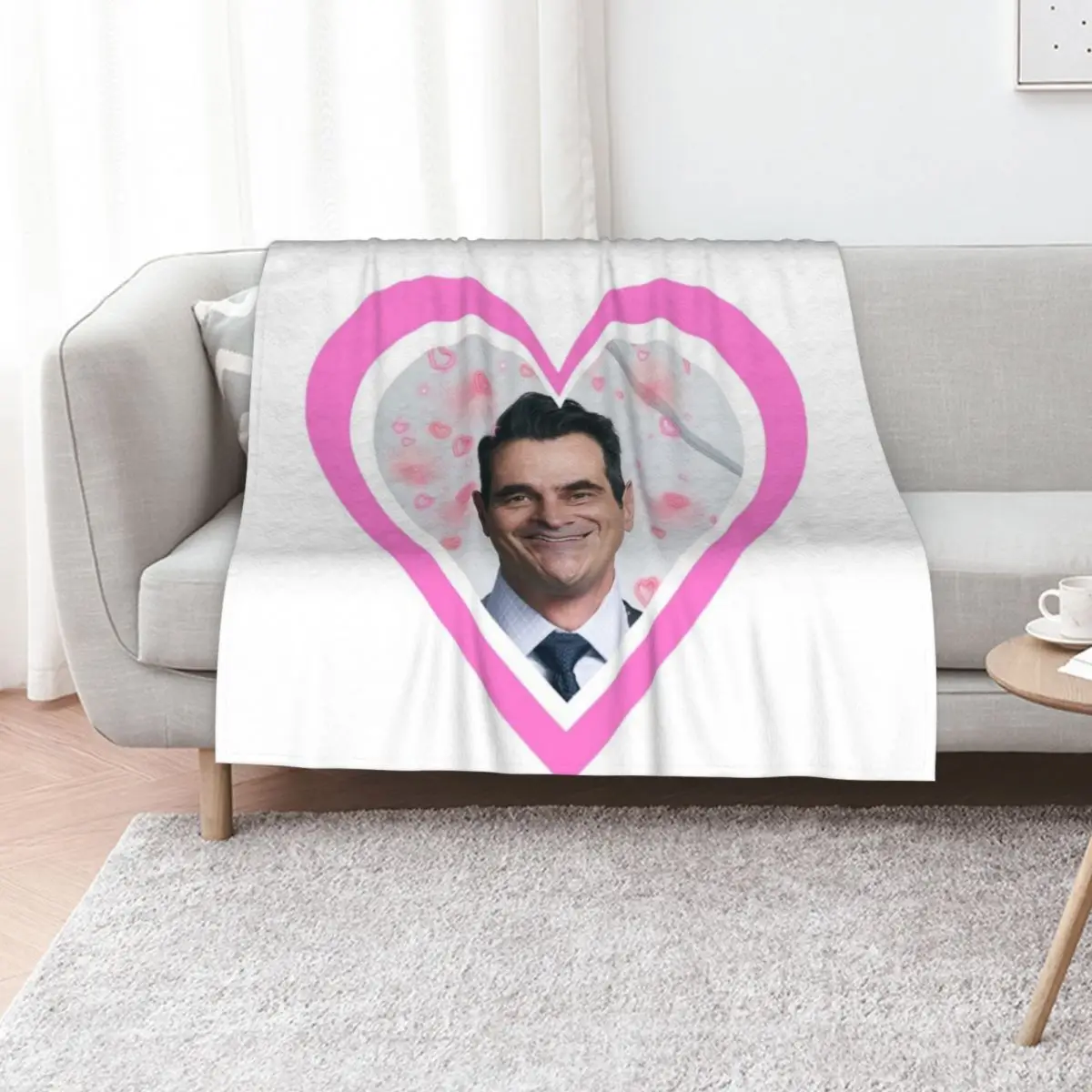 Modern family: Phil Dunphy heart Throw Blanket Quilt Retros Large Furrys Cute christmas gifts Blankets