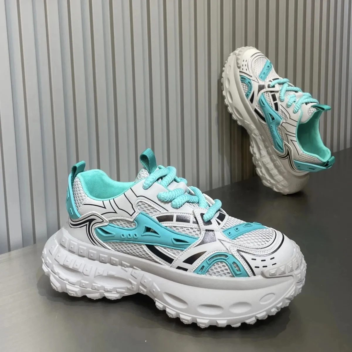 Men's Autumn Casual Sneakers, with Large Mesh Uppers That Are Breathable and Refreshing, Featuring Functional Line Designs That Are Eye-Catching and Unique, with Thick Tire-Pattern Soles for Added Height and Non-Slip Grip, Available in Multiple Colors, Full of a Trendy Vibe, Suitable for Various Daily Outings and Street Casual Styles.