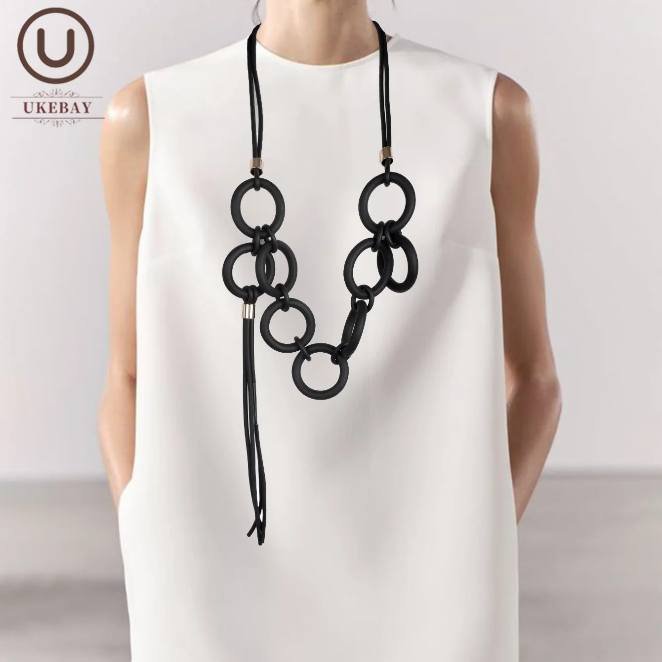 

UKEBAY новая круглая кисточка дизайн черная резиновая цепь в этническом стиле праздничный подарок для вечеринки одежда универсальные аксессуары ожерелье