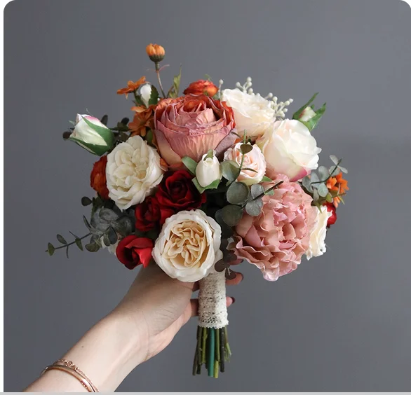Holding artificial flowers retro burnt-edged rose bride registration wedding ceremony church ceremony bouquet photography props