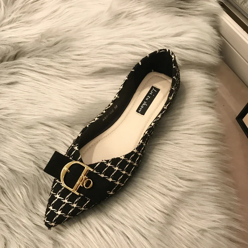 

2025 Spring New Fashionable Metal Buckle Pointed Flat Shoes, Shallow Mouth Soft Soled Non Slip Casual Women's Shoes